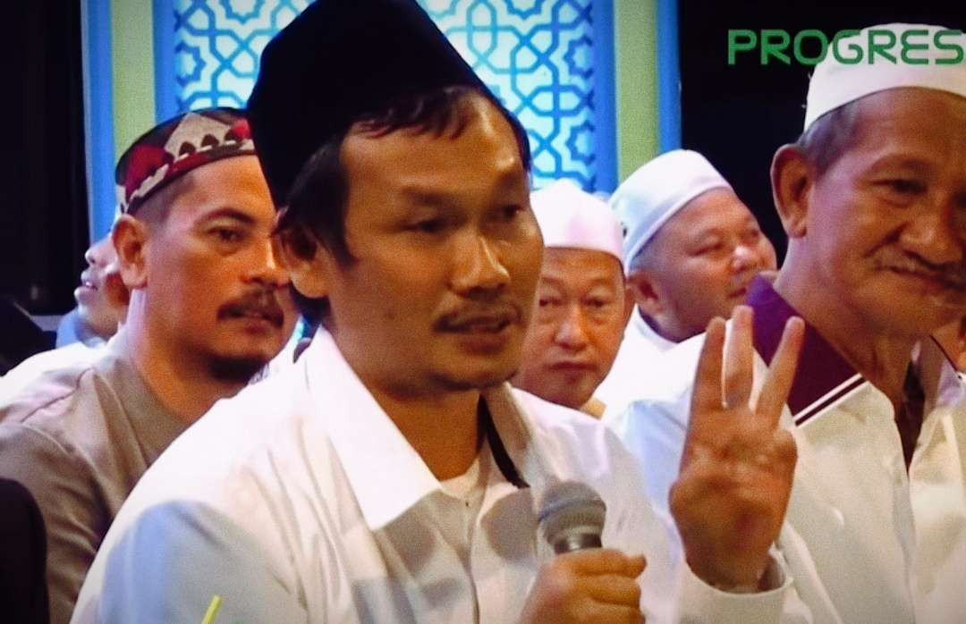 KH Ahmad Bahauddin Nursalim alias Gus Baha, ceramahnya selalu disukai umat Islam. (Foto: dok/ngopibareng.id)