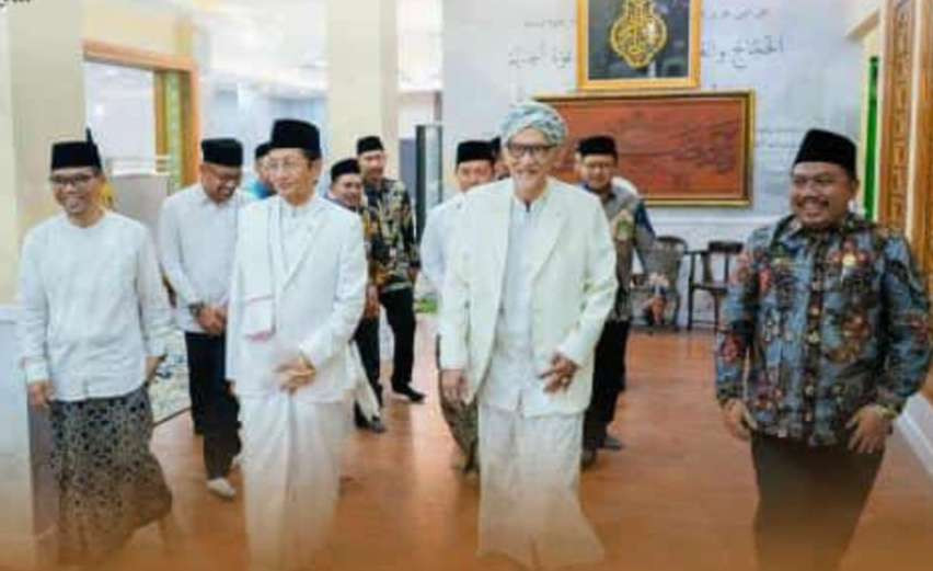 Menteri Agama Prof KH Nasaruddin Umar, saat menghadiri kegiatan di Pondok Pesantren Miftachussunnah Kedungtarukan Surabaya, Asuhan KH Miftachul Akhyar. (Foto: adi/ngopibareng.id/