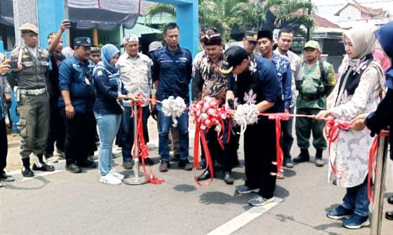 Jalan Raya Patemon Wonosari yang belasan tahun rusak, kini selesai diaspal lagi diresmikan Pj Bupati Bondowoso Hadi Wawan Guntoro. (Foto: Humas Prokopim Bondowoso)