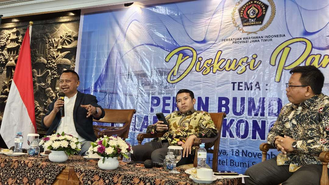 Diskusi panel bertajuk ‘Peran BUMD Migas Terhadap Perekonomian Jatim’ yang digelar Persatuan Wartawan Indonesia (PWI) Jawa Timur, di Surabaya, Senin 18 November 2024. (Foto: PWI Jatim)