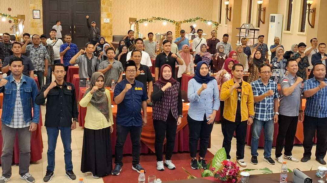 Petugas Pengawas Pemilu Lapangan dan Pengawas Pemilu Kecamatan  mengikuti kegiatan Rapat Koordinasi,  Identifikasi Potensi TPS Rawan serta Persiapan Pengawasan Pemungutan dan Penghitungan Suara Pemilihan 2024 (Foto: Fendi Lesmana/Ngopibareng.id)