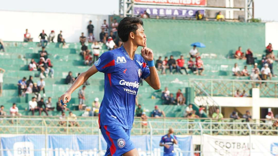 Selebrasi Achmad Maulana usai mencetak gol ke gawang Madura United. (Foto: Arema FC)