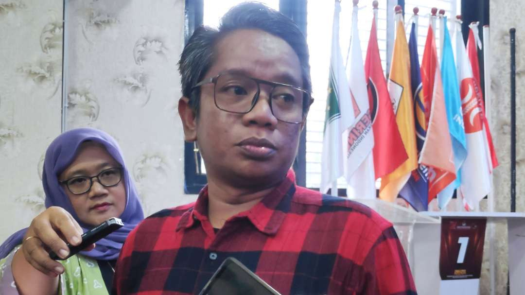 Mahardika memastikan KPU Kabupaten Malang siap membersihkan APK Pilkada 2024 di masa tenang. (Foto: Agung Prima/Ngopibareng.id)