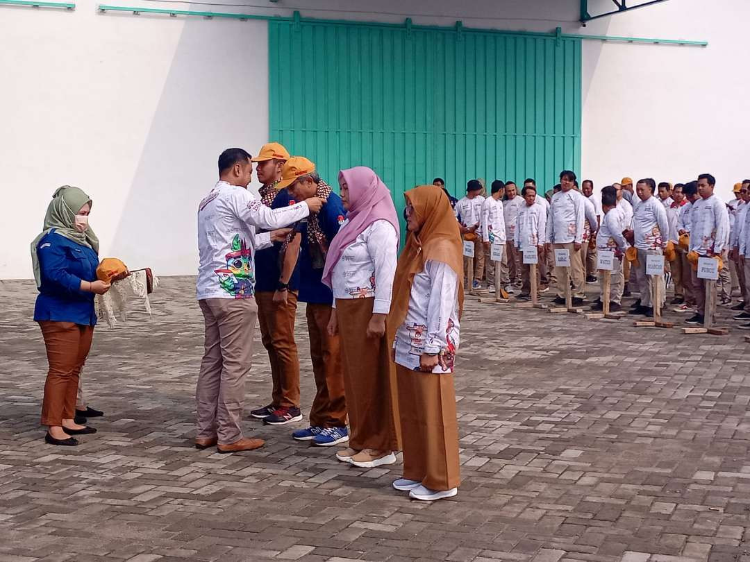 Komisi Pemilihan Umum (KPU) Kabupaten Kediri mulai melaksanakan distribusi logistik di 26 wilayah kecamatan. (Foto: Fendhy Lesmana/Ngopibareng.id)