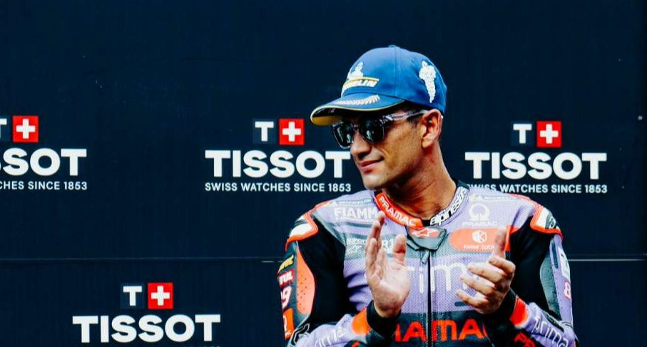 Jorge Lorenzo masih 'bertarung' dengan motor barunya di Aprilia