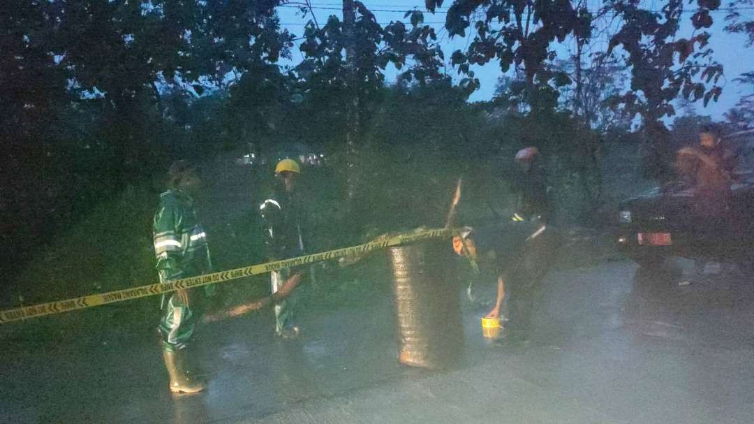 Situasi jalan di titik longsor di Gunung Geger, Kabupaten Malang. (Foto: BPBD Kabupaten Malang)