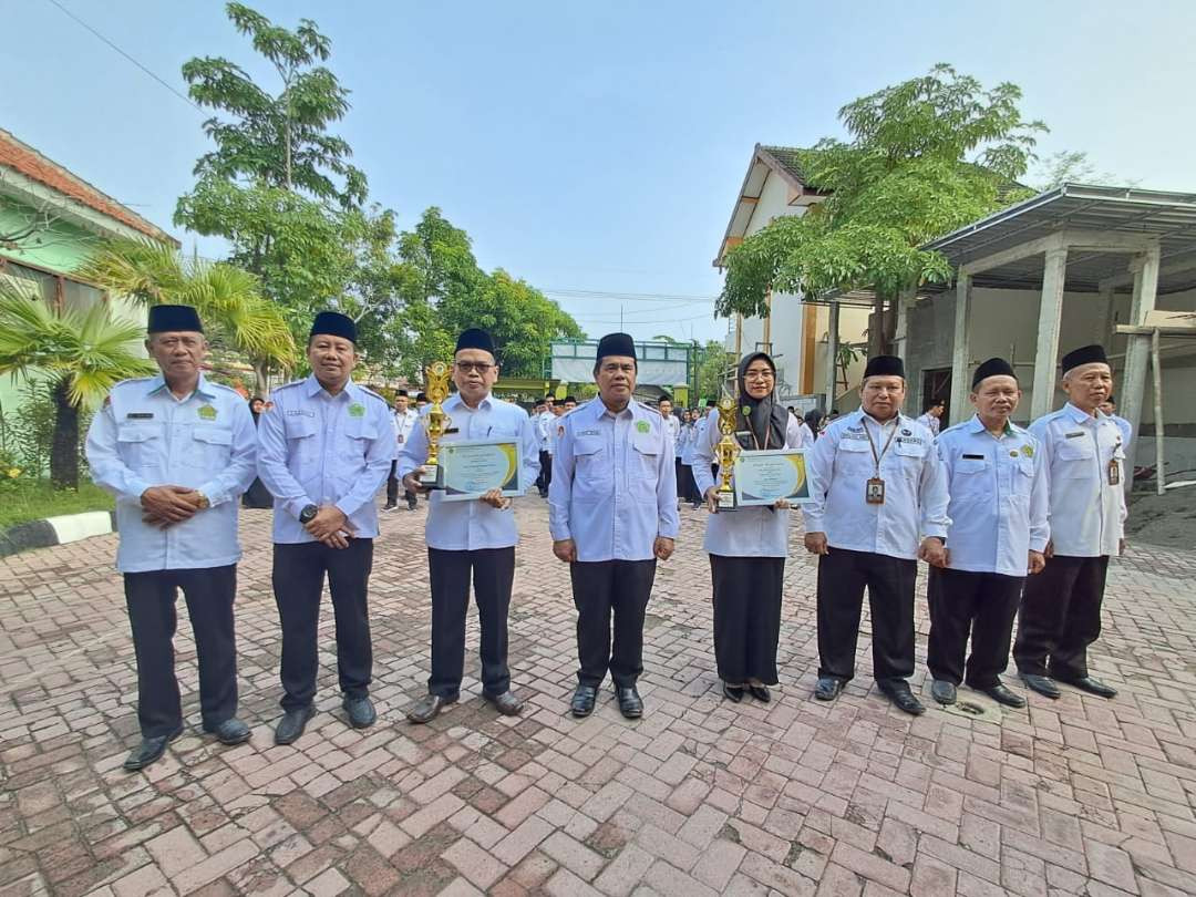 Kepala Sekolah MIM 7 Kenep, Balen, Bojonegoro, Suprapto. (Foto: Istimewa)