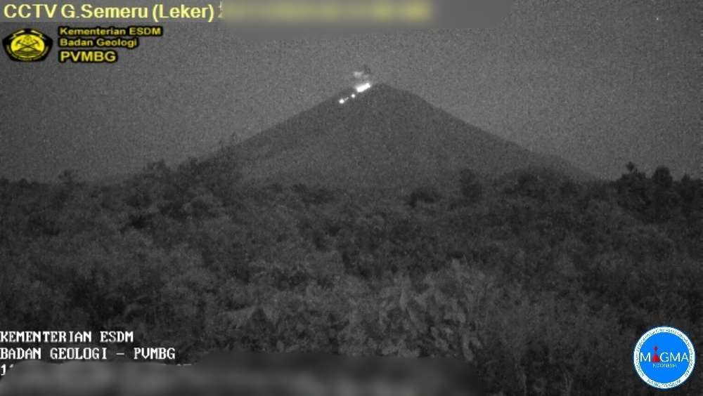 PVMBG melaporkan erupsi Gunung Semeru, Kamis hingga Jumat, 28-29 November 2024. (Foto: X)