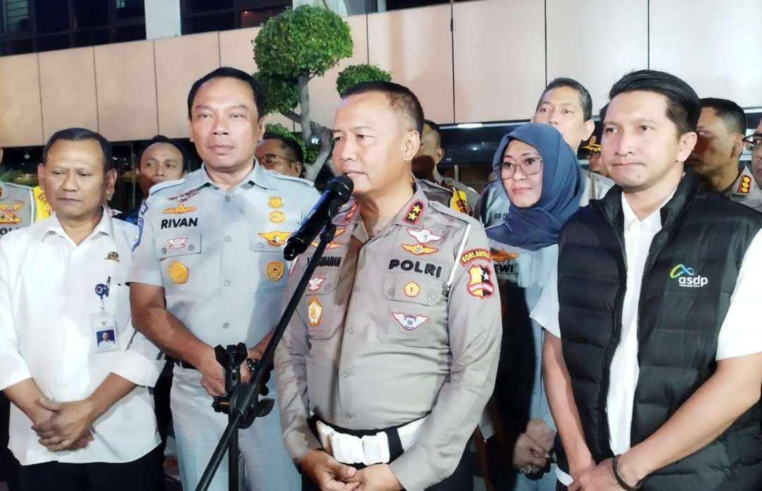 Kakorlantas Polri Irjen Pol Aan Suhanan menyampaikan hasil cek jalur untuk kesiapan libur Nataru. (Foto: Muh Hujaini/Ngopibareng.id)