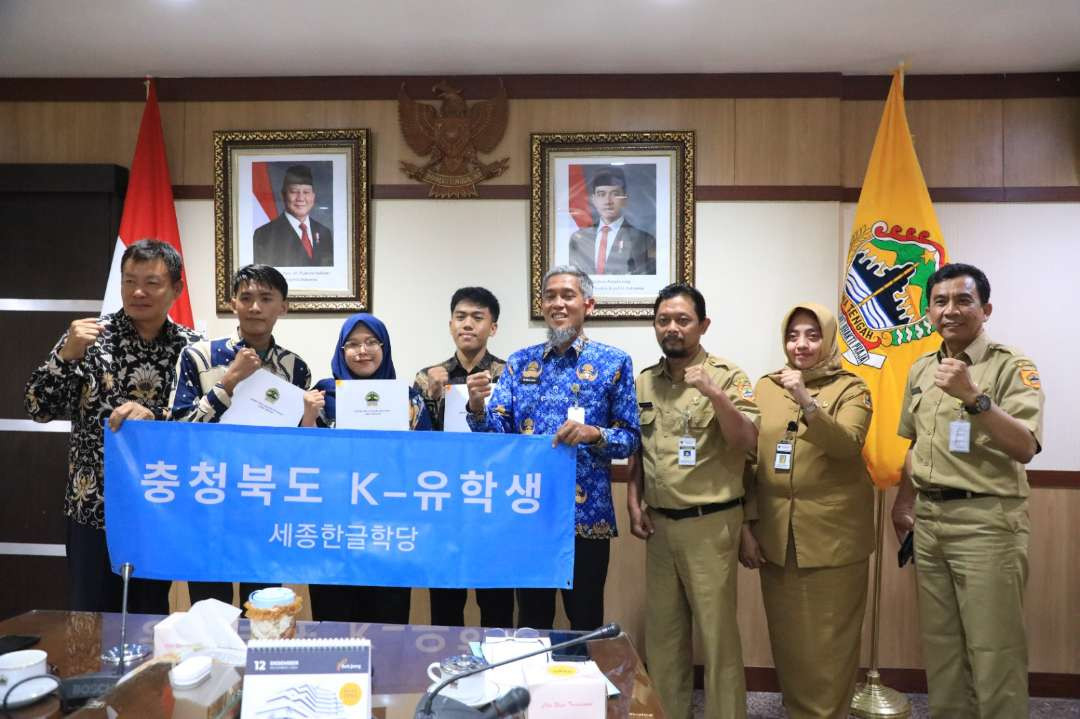 Pemerintah Provinsi Jawa Tengah kirimkam tiga mahasiswa kuliah gratis ke Korea Selatan. (Foto: Pemprov Jateng)