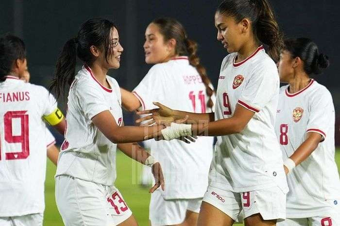 Timnas Wanita Indonesia mengalahkan Singapura dengan skor 3-0 pada semifinal ASEAN Women Cup 2024 di New Laos National Stadium. (Foto: PSSI)