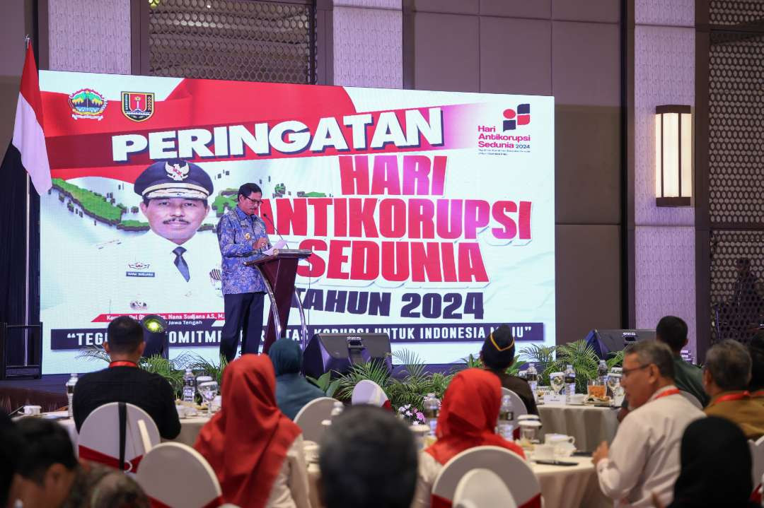 Pj  Gubernur Jawa Tengah, Nana Sudjana saat memberikan sambutan peringatan Hari Antikorupsi Sedunia (Harkordia) Provinsi Jawa Tengah tahun 2024 di Hotel Gumaya, Kota Semarang pada Selasa, 3 Desember 2024. (Foto: Istimewa)