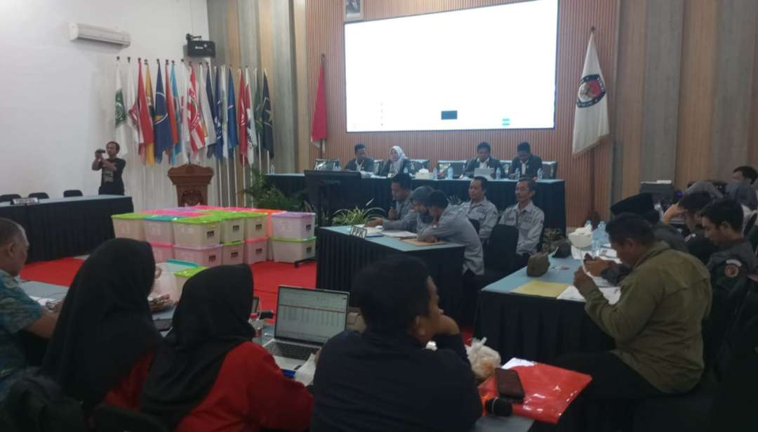 Rapat pleno terbuka rekapitulasi penghitungan suara Pilkada serentak 2024 Kabupaten Tuban. (Foto: Istimewa)