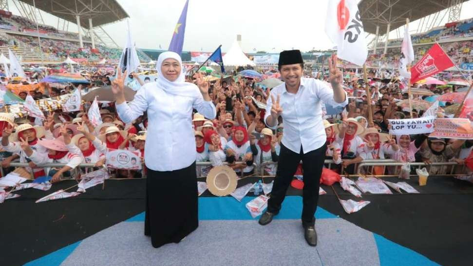 Pasangan Khofifah-Emil saat kampanye akbar di Jember. (Foto: Istimewa)