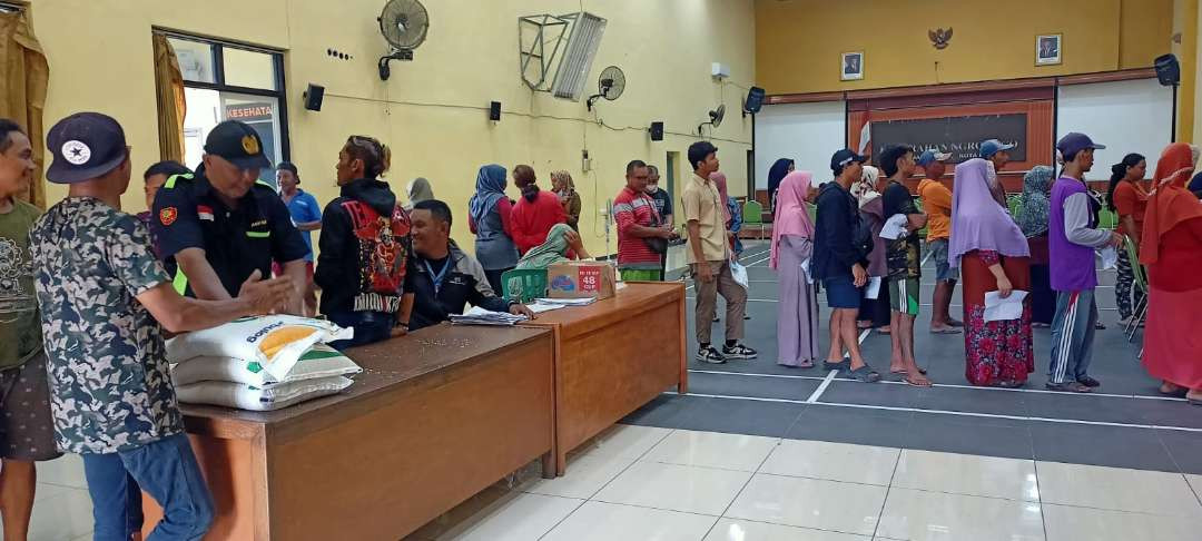 Menjelang Natal dan tahun baru, Perum Bulog Kantor Cabang Kediri menyalurkan bantuan pangan tahap III alokasi Desember 2024 serentak di tiga kabupaten/kota. (Foto: Istimewa)