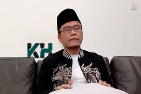 Gus Miftah meminta maaf usai videonya yang mengolok-olok penjual es teh viral. (Foto: Tangkapan Video Youtube))