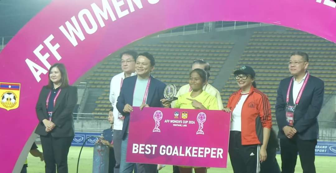 Laita Ro’ati Masykuroh mencatat sejarah dengan dinobatkan sebagai kiper terbaik (Best Goalkeeper) di Piala AFF Putri 2024. (Foto: PSSI)