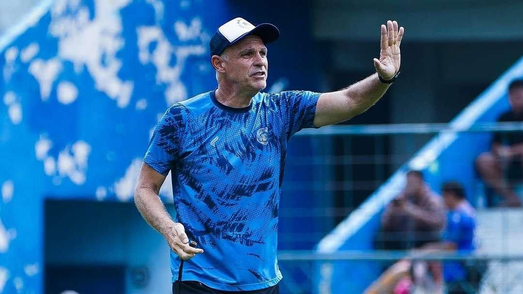 Joel Cornelli punya pesan untuk pemain Arema FC dan Persebaya (Foto: Arema FC)