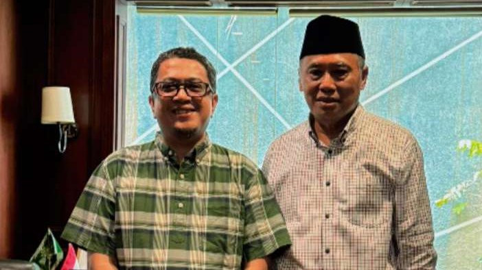 As'ad Said Ali bersama Rizal Syarifuddin, sahabatnya. (Foto: dok/ngopibareng.id)