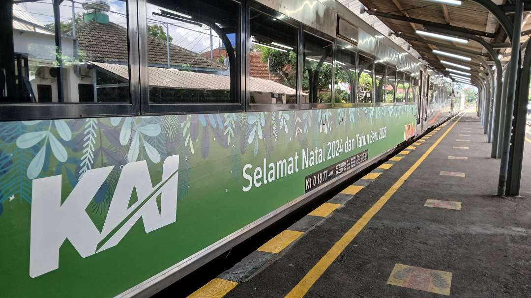 Rangkaian kereta api dengan tampilan baru menjelang angkutan Nataru. (Foto: Dokumentasi KAI Daop 9 Jember)