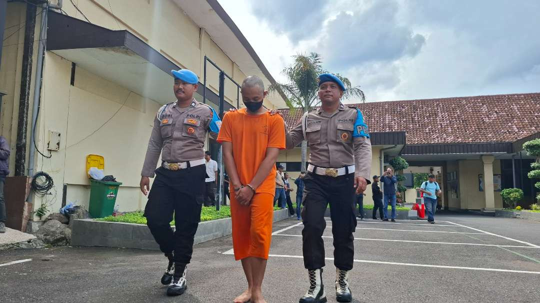 Hanya berbekal sajam seorang pria asal Prambon Nganjuk sendirian  nekat  melakukan perampokan swalayan di wilayah Kediri dan Nganjuk (Foto: Fendi Lesmana/Ngopibareng.id)