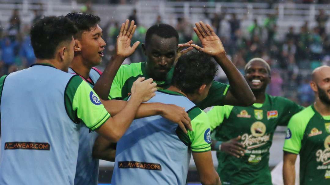 Pemain Persebaya, Flavio Silva usai menjebol gawang Persik di Stadion Gelora Bung Tomo, Surabaya, Rabu 11 Desember 2024. (Foto: Fariz Yarbo/Ngopibareng.id)