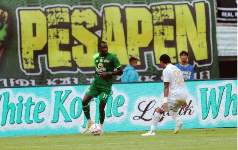 Pemain Persebaya Flavio Silva dalam sebuah pertandingan. (Foto: Liga Indonesia Baru)