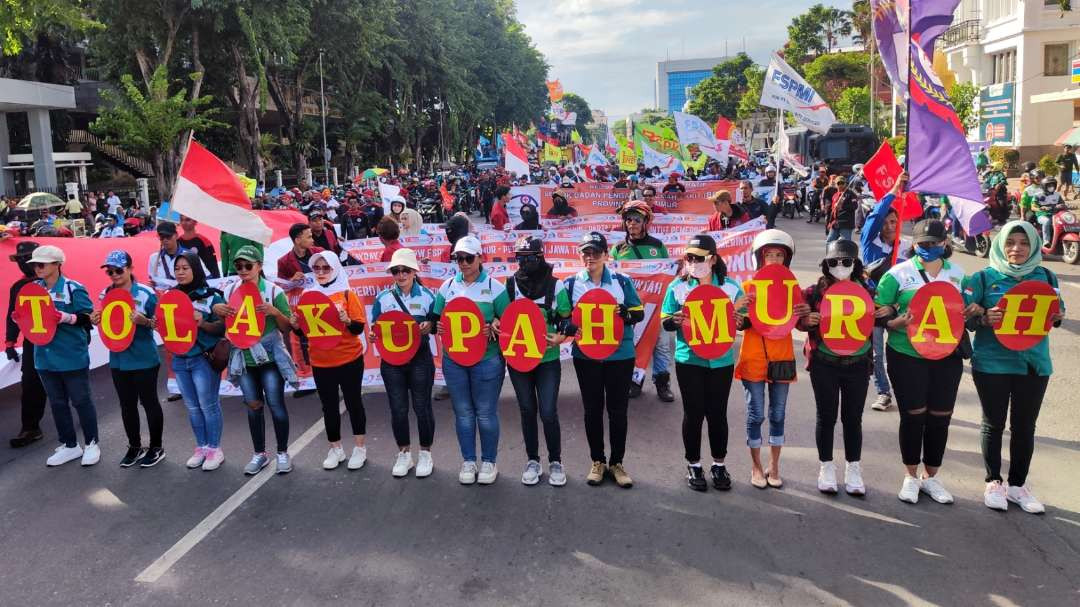 Pemprov Jatim resmi menetapkan kenaikan besaran UMP sebesar 6,5 persen. (Foto: Fariz Yarbo/Ngopibareng.id)