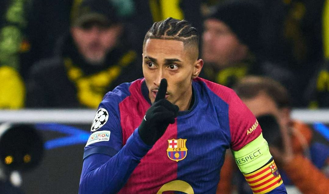 Raphinha sempat dikhawatirkan cedera karena harus ditarik keluar di menit 71' saat Barcelona mengalahkan Borussia Dortmund 3-2