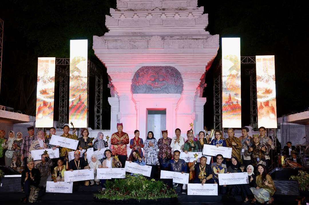 Para pemenang dalam anugerah ABBWI dan ABBI 2024 (foto Humas Pemkab Banyuwangi)