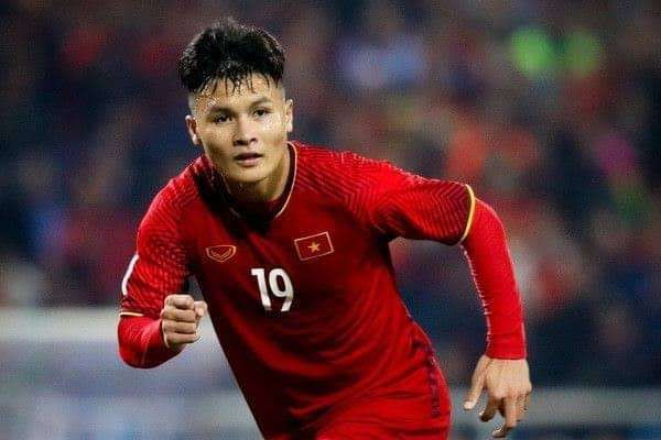 Kapten Timnas Vietnam, Nguyen Quang Hai menjebol gawang Indonesia di menit 77, pertandingan ketiga penyisihan Grup B Piala AFF 2024 di Phu Tho Provincial Stadium, Phu Tho, Minggu 14 Desember 2024 malam waktu Indonesia. (Foto: Istimewa)