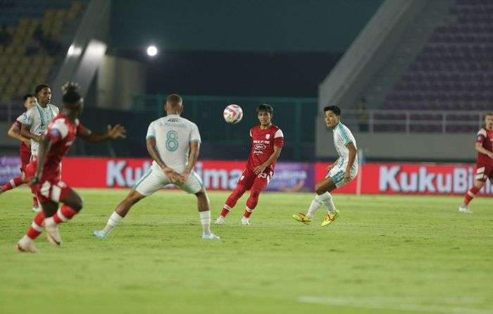 Duel Persis vs PSBS Biak berakhir seri pada laga pekan ke-15 di Stadion Manahan, Surakarta, Senin, 16 Desember 2024. (Foto: Persis Solo)