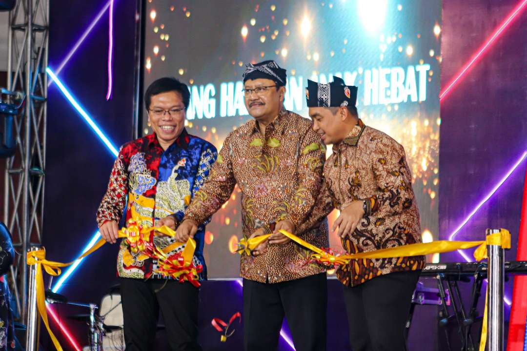 Puncak Hari Kesetiakawanan Sosial Nasional tahun 2024 di Kota Pasuruan dihadiri Mensos Gus Ipul didampingi Pj Walikota Adi Wibowo. (Foto: Istimewa)