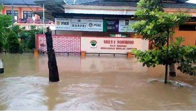 Kepala Badan National Penanggulangan Bencana (BNPB), Letjen TNI Surhayanto mengatakan akan melakukan modifikasi cuaca di Kabupaten Ponorogo. (Foto: Istimewa)