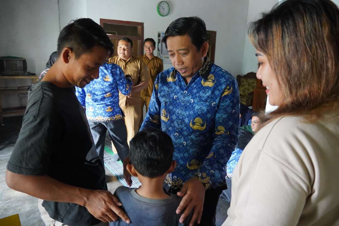 Bupati Kediri Hanindhito Himawan Pramana menerjunkan tim gabungan lintas Organisasi Perangkat Daerah (OPD) untuk melakukan pendampingan (Foto: Istimewa)