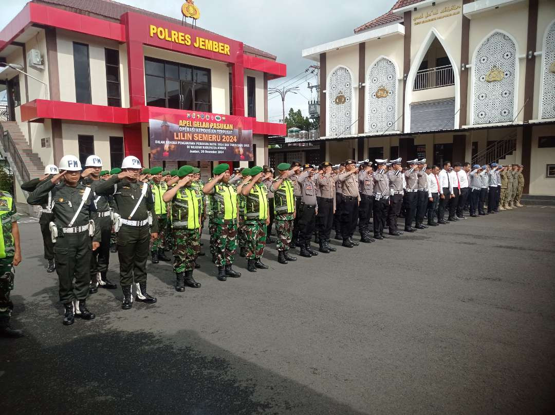 Apel gelar pasukan operasi lilin pengamanan natal dan tahun baru (Foto: Rusdi/Ngopibareng.id)