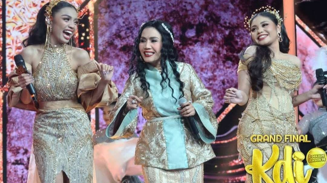 Penampilan Andin dan Ifa bersama pedangdut senior, Rita Sugiarto di Grand Final KDI, Kamis 19 Desember 2024. (Foto: Instagram @kdiofficial)