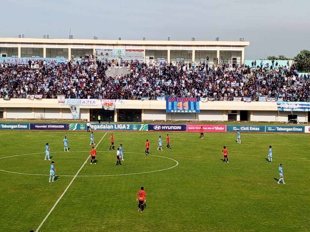 Persela menjamu tim tamunya Persibo Bojonegoro di Stadion TSC Tuban (Foto : Imron Rosidi/ngopibareng.id)