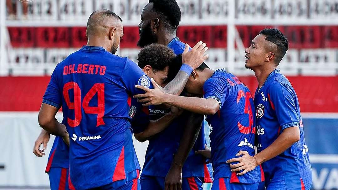 Perayaan gol Arema FC ke gawang PSBS Biak (Foto: Arema FC)