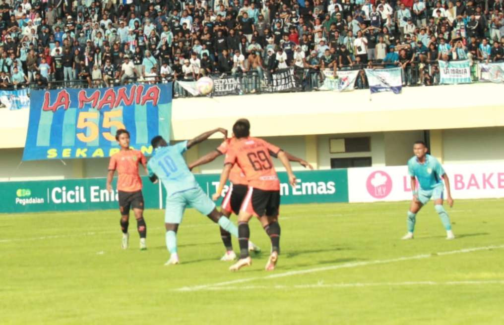 Misi balas dendam Persela Lamongan atas Persibo terkabul. Tim Laskar Joko Tingkir berhasil menaklukkan Laskar Angling Darma  3-1. (Foto: Istimewa)