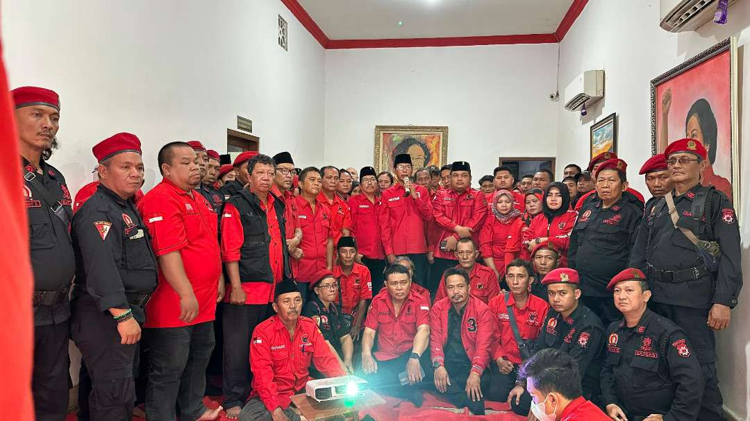 Banteng Surabaya menyatakan 5 sikap, setia pada Megawati dan menolak intervensi di Kongres PDIP 2025. (Foto: DPC PDIP Surabaya)