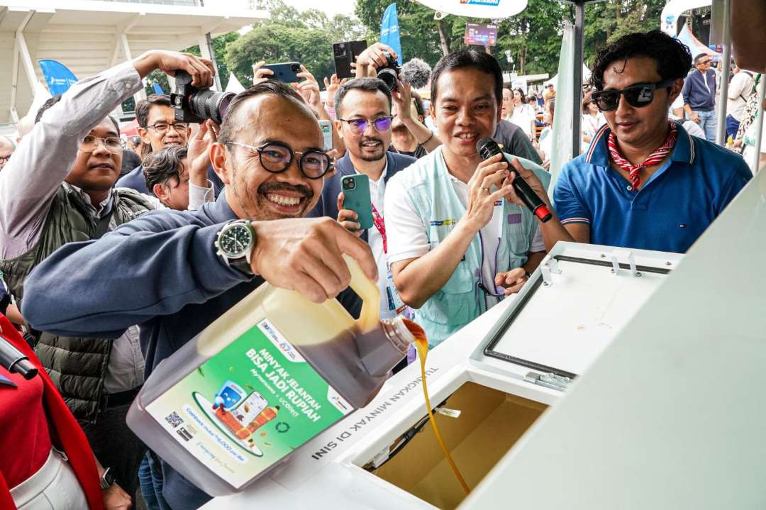 Pertamina Patra Niaga resmi meluncurkan program inovatif bertajuk Green Movement UCO yang bertujuan mengumpulkan dan mendaur ulang minyak jelantah atau Used Cooking Oil (UCO). Program ini diluncurkan pada acara MyPertamina Fair Show 2024 di Istora Senayan Jakarta, Sabtu 21 Desember 2024.(Foto: Istimewa)