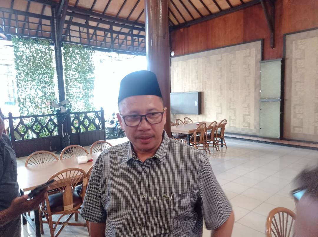 Anggota Komisi X DPR RI, Muhammad Nur Purnamasidi bicara soal pencairan PIP menimbulkan antrean. (Foto: Rusdi/Ngopibareng.id)