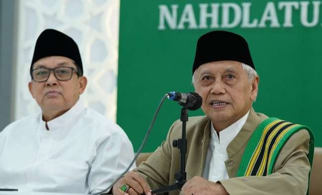 Kiai Chalwani (kanan) ditetapkan sebagai Rois Aly dan Prof KH Ali Masykur Musa (kiri) sebagai Mudir Aly Jam'iyyah Ahlit Thoriqoh Al Mu’tabaroh An-Nahdliyyah (JATMAN) periode 2024-2029. (Foto: Istimewa)