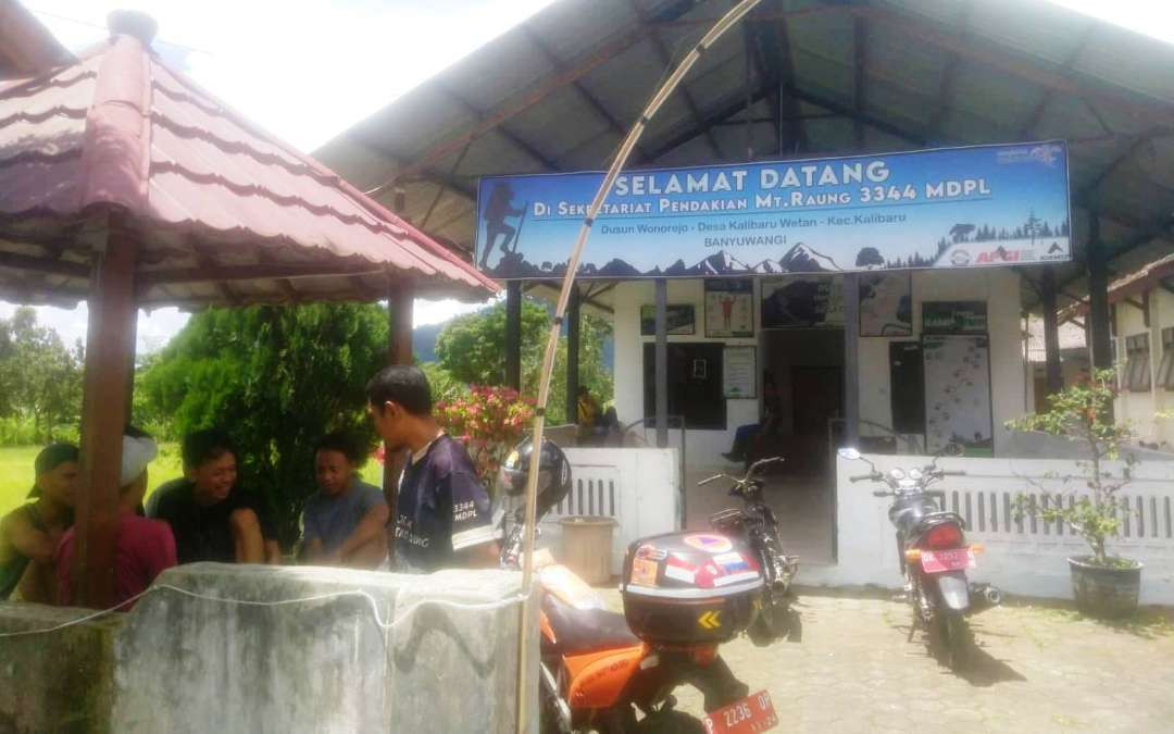 Situasi di Sekretariat Pendakian Gunung Raung. (Foto: Istimewa)