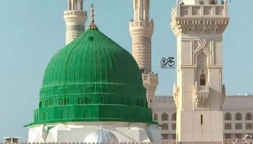 Kubah biru keindahan Masjid Nabawi di Madinah al-munawarah. (Foto:dok/ngopibareng.id)