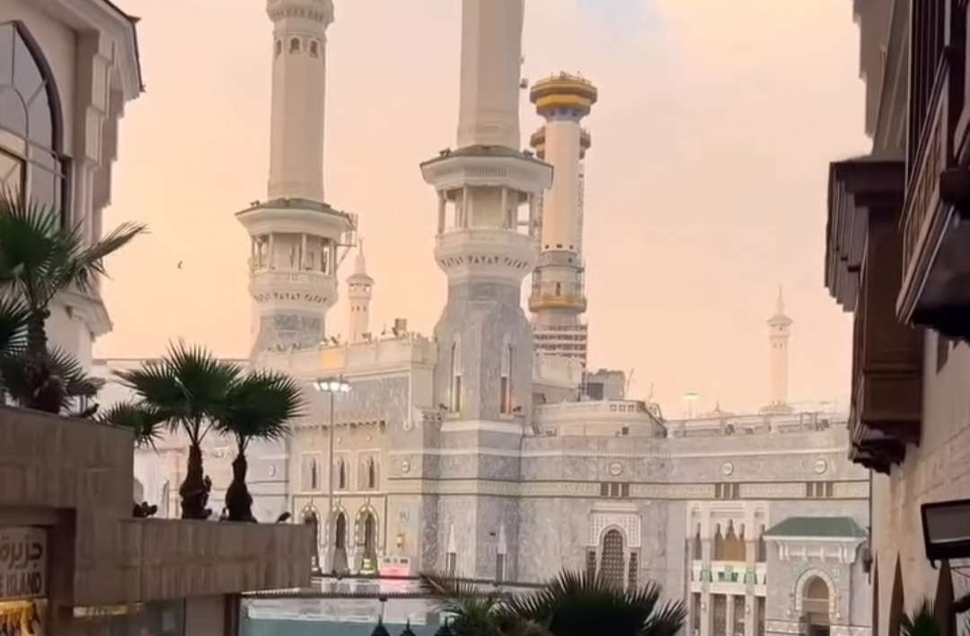 Masjid Nabawi dari sisi lain di Madinah. (Foto: dok/ngopibareng.id)