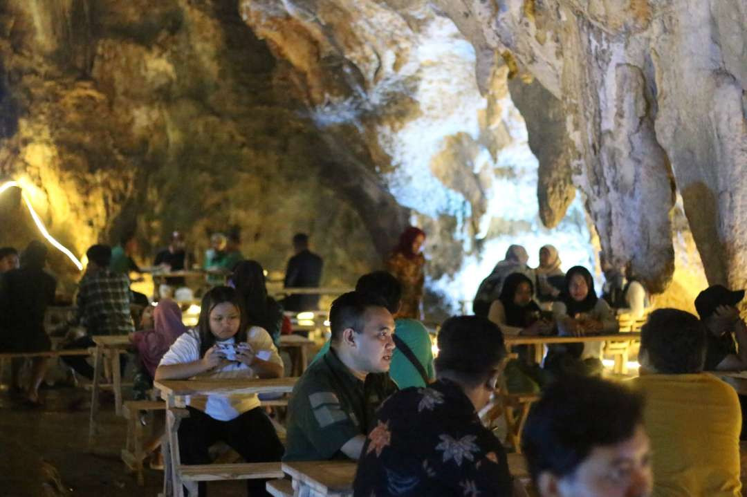 Bersolek, destinasi wisata Gua Terawang Ecopark makin diminati pengunjung. (Foto: Ahmad Sampurno/Ngopibareng.id)