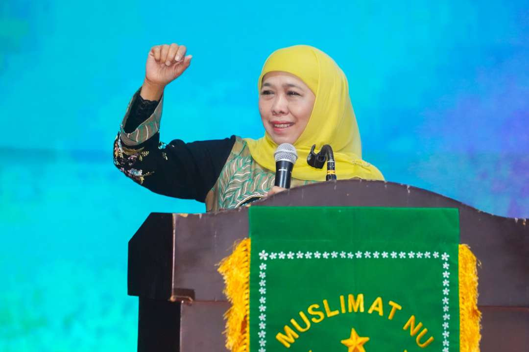 Ketua Umum Pimpinan Pusat (PP) Muslimat Nahdlatul Ulama (NU), Khofifah Indar Parawansa, kembali menggelar acara Bedah Buku KH. Hasyim Asy’ari di Grand Arkenso Hotel, Semarang, Senin 30 Desember 2024. (Foto: Istimewa)