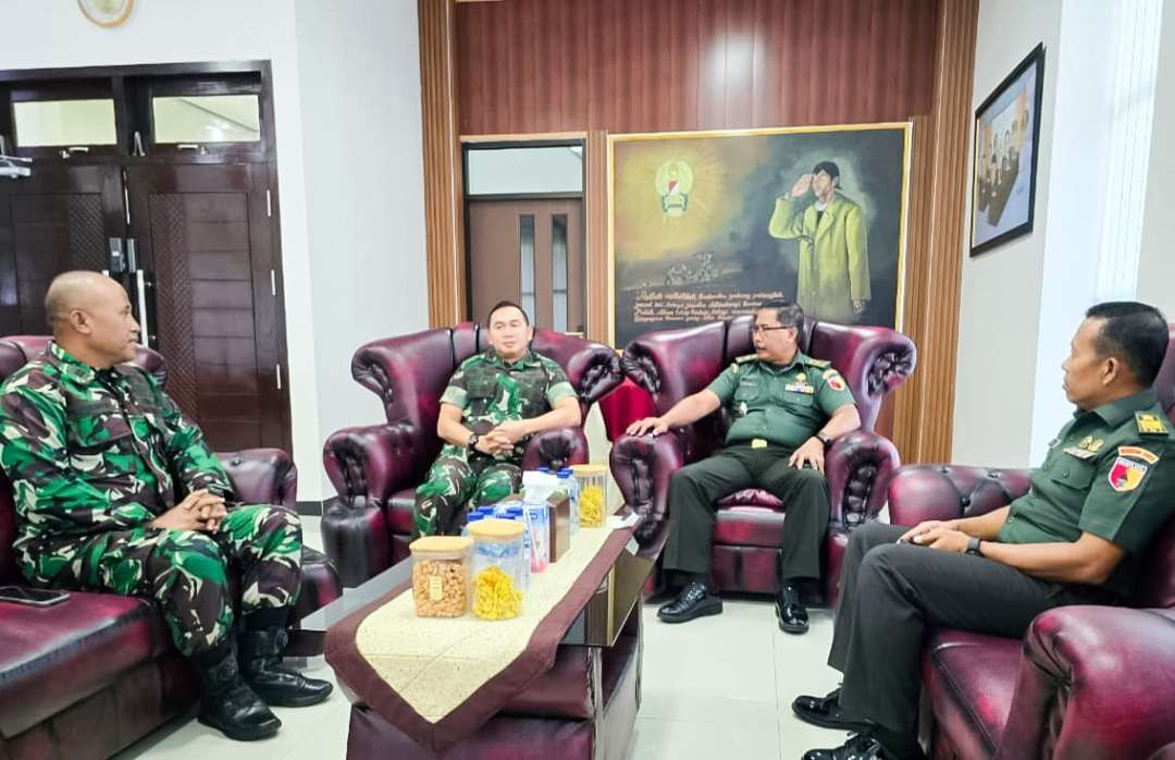 Dandim 0813 Bojonegoro, Letkol Czi Arief Rochman Hakim, SE., MM dan para pejabat di Kodim Bojonegoro. (Foto: dok. Kodim Bojonegoro)